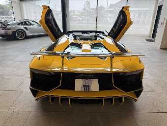 LAMBORGHINI AVENTADOR 2016 Image 6