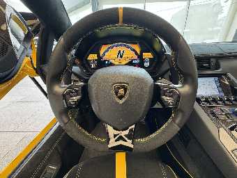 LAMBORGHINI AVENTADOR 2016 Image 49