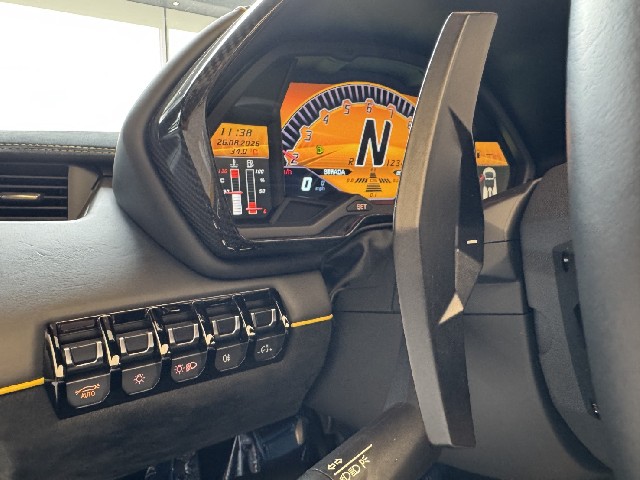 LAMBORGHINI AVENTADOR 2016 Image 59