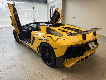 LAMBORGHINI AVENTADOR 2016 Image 7