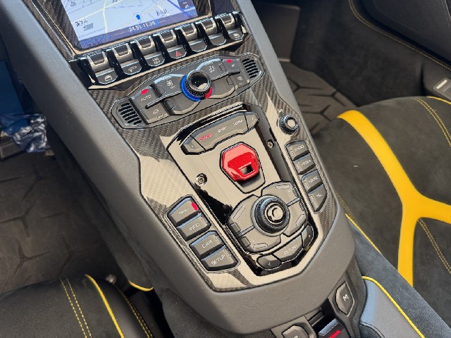 LAMBORGHINI AVENTADOR 2016 Image 62