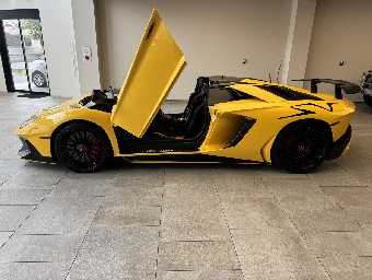 LAMBORGHINI AVENTADOR 2016 Image 8