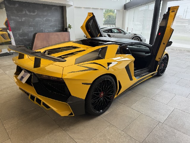 LAMBORGHINI AVENTADOR 2016 Image 74