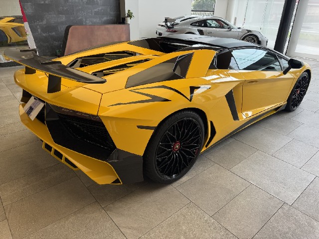 LAMBORGHINI AVENTADOR 2016 Image 82