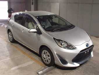 TOYOTA AQUA 2021 Image 2