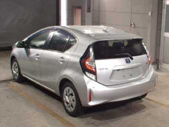 TOYOTA AQUA 2021 Image 3