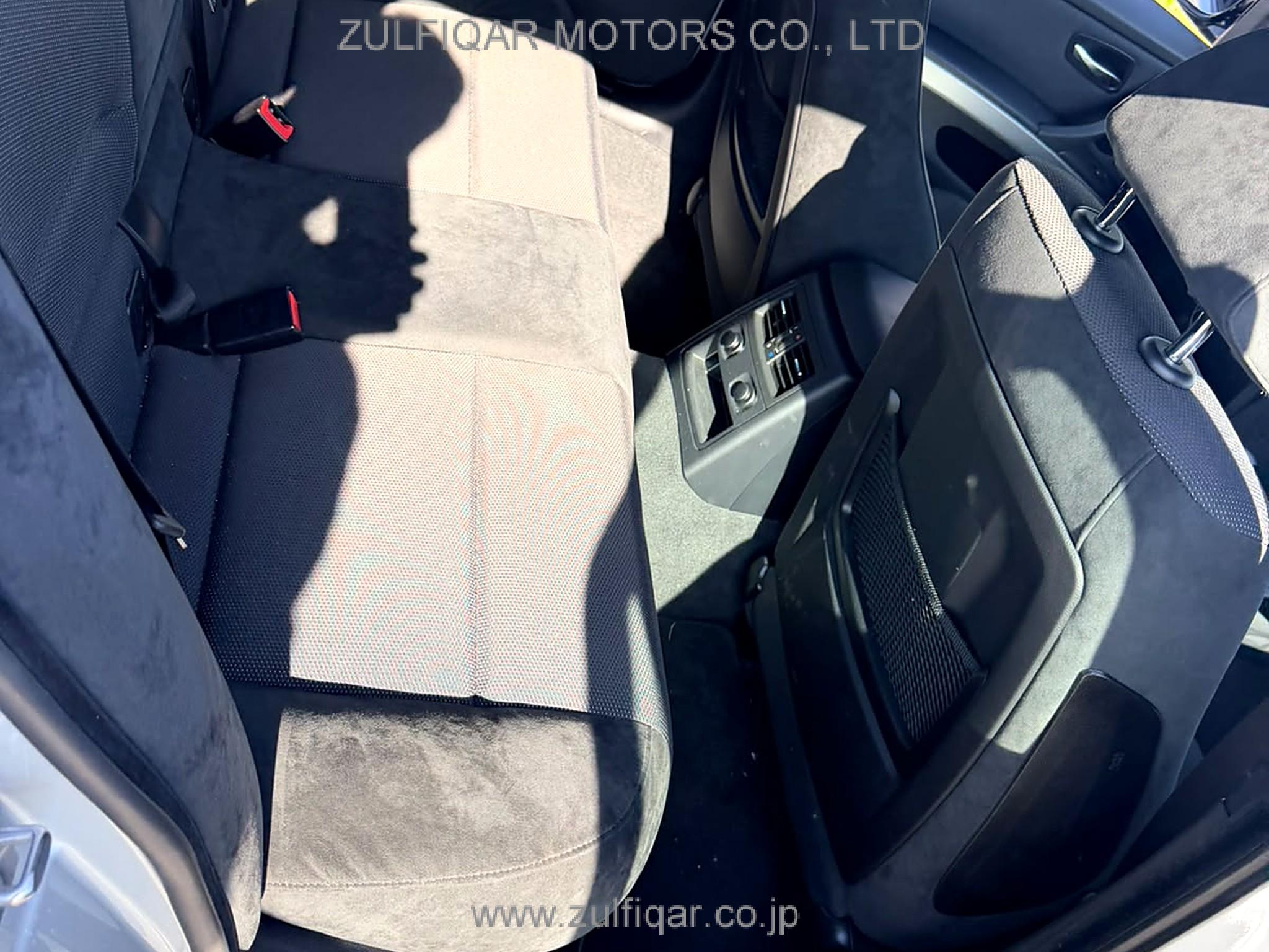 BMW 3 SERIES 2009 Image 11