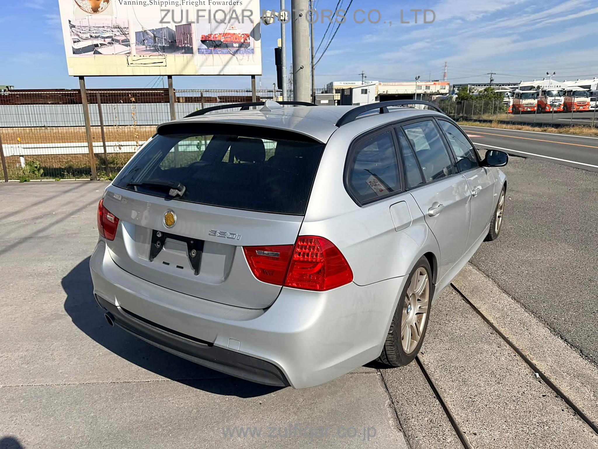 BMW 3 SERIES 2009 Image 4