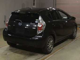 TOYOTA AQUA 2014 Image 2