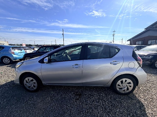 TOYOTA AQUA 2021 Image 30
