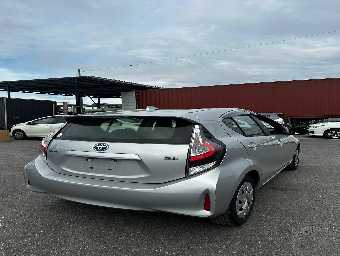 TOYOTA AQUA 2021 Image 4