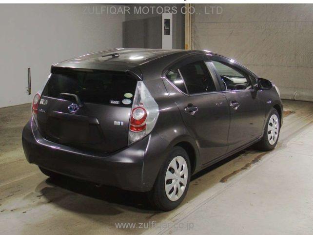 TOYOTA AQUA 2014 Image 2