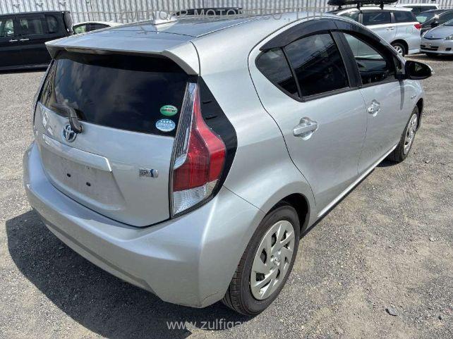 TOYOTA AQUA 2016 Image 2