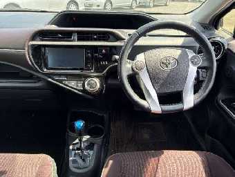 TOYOTA AQUA 2016 Image 6