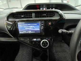 TOYOTA AQUA 2021 Image 11