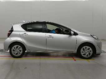 TOYOTA AQUA 2021 Image 3