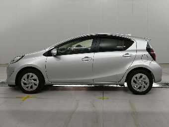 TOYOTA AQUA 2021 Image 4
