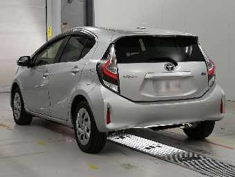 TOYOTA AQUA 2021 Image 6