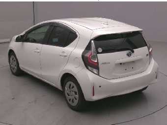 TOYOTA AQUA 2021 Image 4