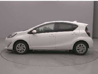 TOYOTA AQUA 2021 Image 5