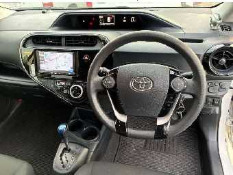 TOYOTA AQUA 2021 Image 8