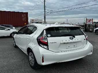 TOYOTA AQUA 2021 Image 4