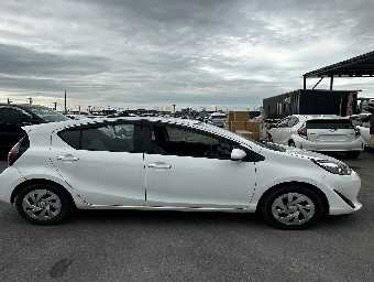 TOYOTA AQUA 2021 Image 5