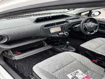 TOYOTA AQUA 2021 Image 10