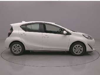 TOYOTA AQUA 2021 Image 6