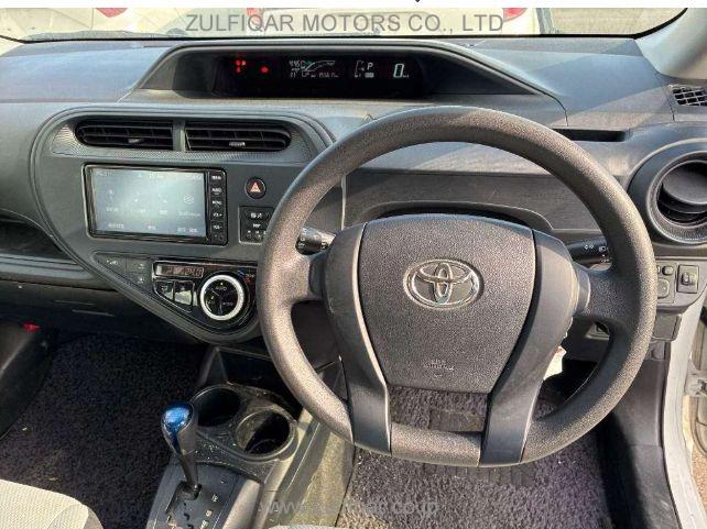 TOYOTA AQUA 2021 Image 8