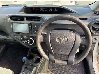 TOYOTA AQUA 2021 Image 8