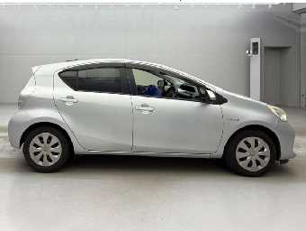 TOYOTA AQUA 2014 Image 6