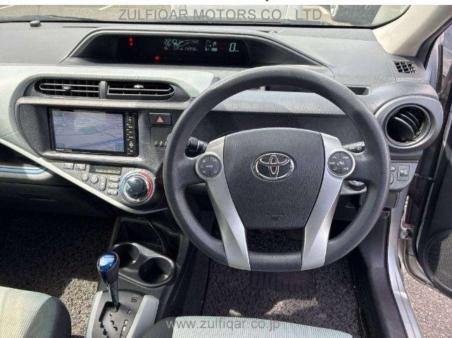 TOYOTA AQUA 2014 Image 8