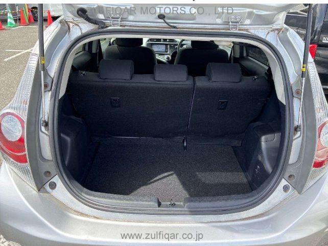 TOYOTA AQUA 2014 Image 10