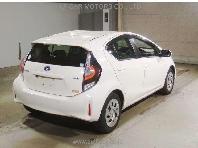 TOYOTA AQUA 2021 Image 2