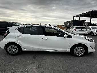 TOYOTA AQUA 2021 Image 5