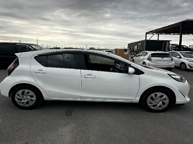 TOYOTA AQUA 2021 Image 19