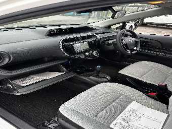 TOYOTA AQUA 2021 Image 7
