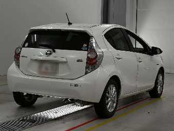 TOYOTA AQUA 2013 Image 2