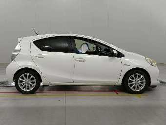 TOYOTA AQUA 2013 Image 3