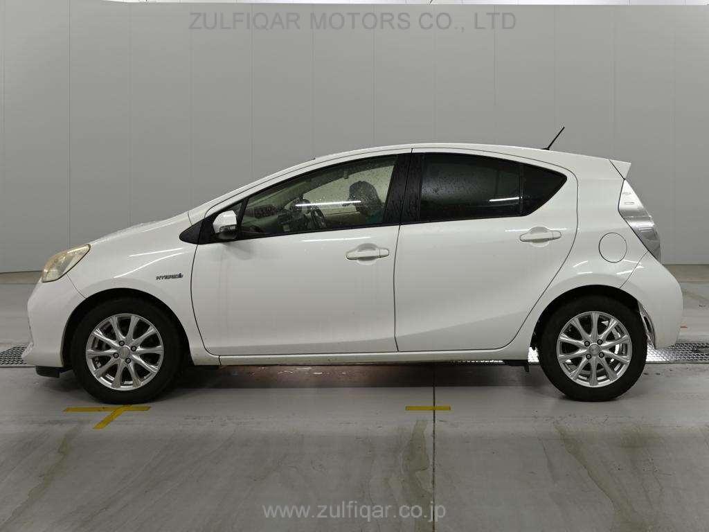 TOYOTA AQUA 2013 Image 4