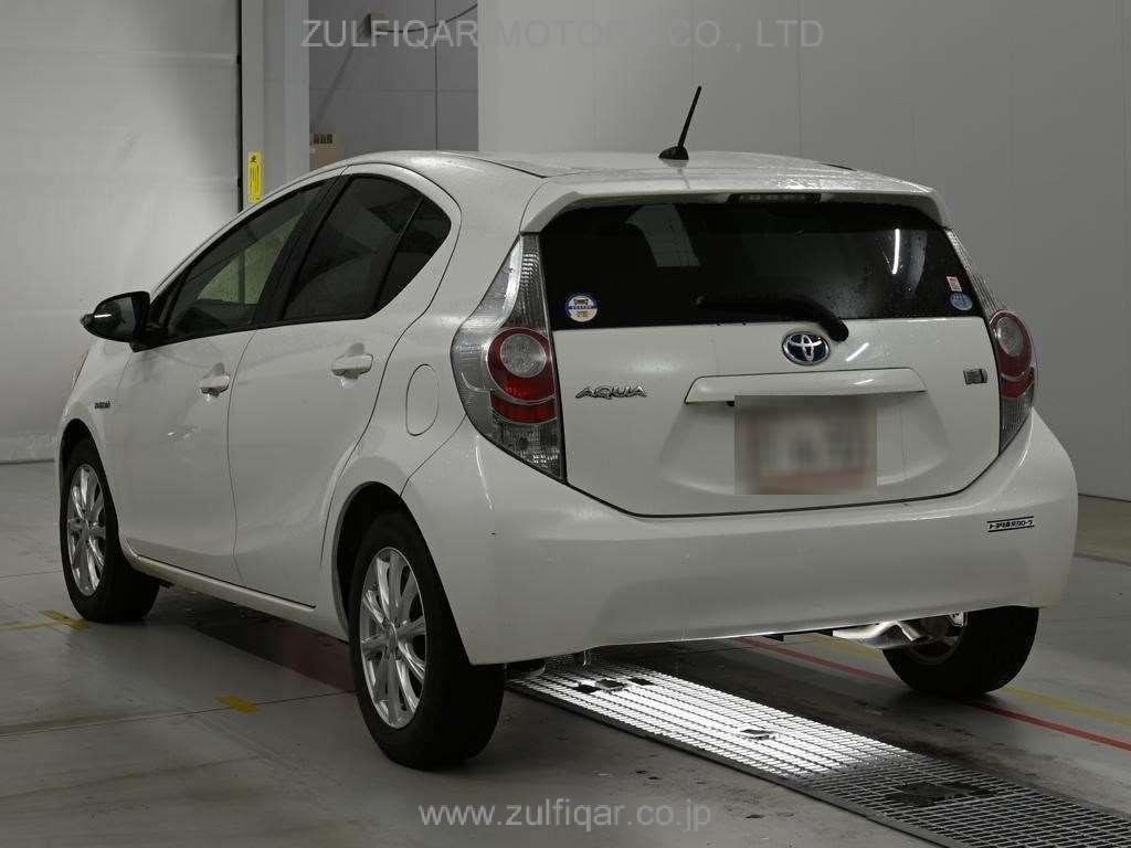 TOYOTA AQUA 2013 Image 6