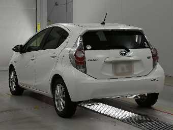 TOYOTA AQUA 2013 Image 6