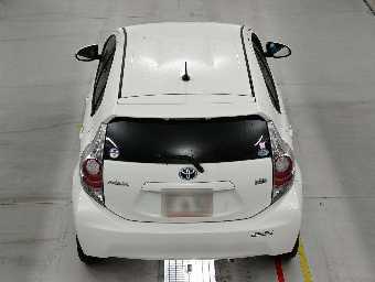 TOYOTA AQUA 2013 Image 8