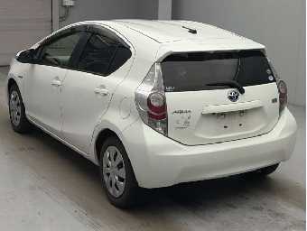TOYOTA AQUA 2014 Image 4