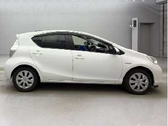 TOYOTA AQUA 2014 Image 6