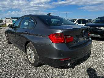 BMW 3 SERIES 2013 Image 2