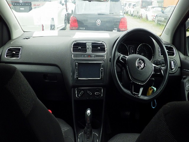 VOLKSWAGEN POLO 2016 Image 21
