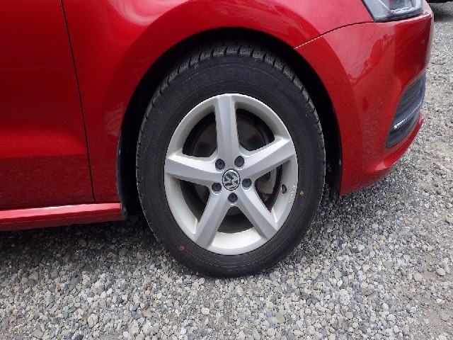 VOLKSWAGEN POLO 2016 Image 28