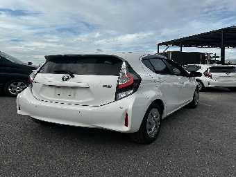 TOYOTA AQUA 2021 Image 4